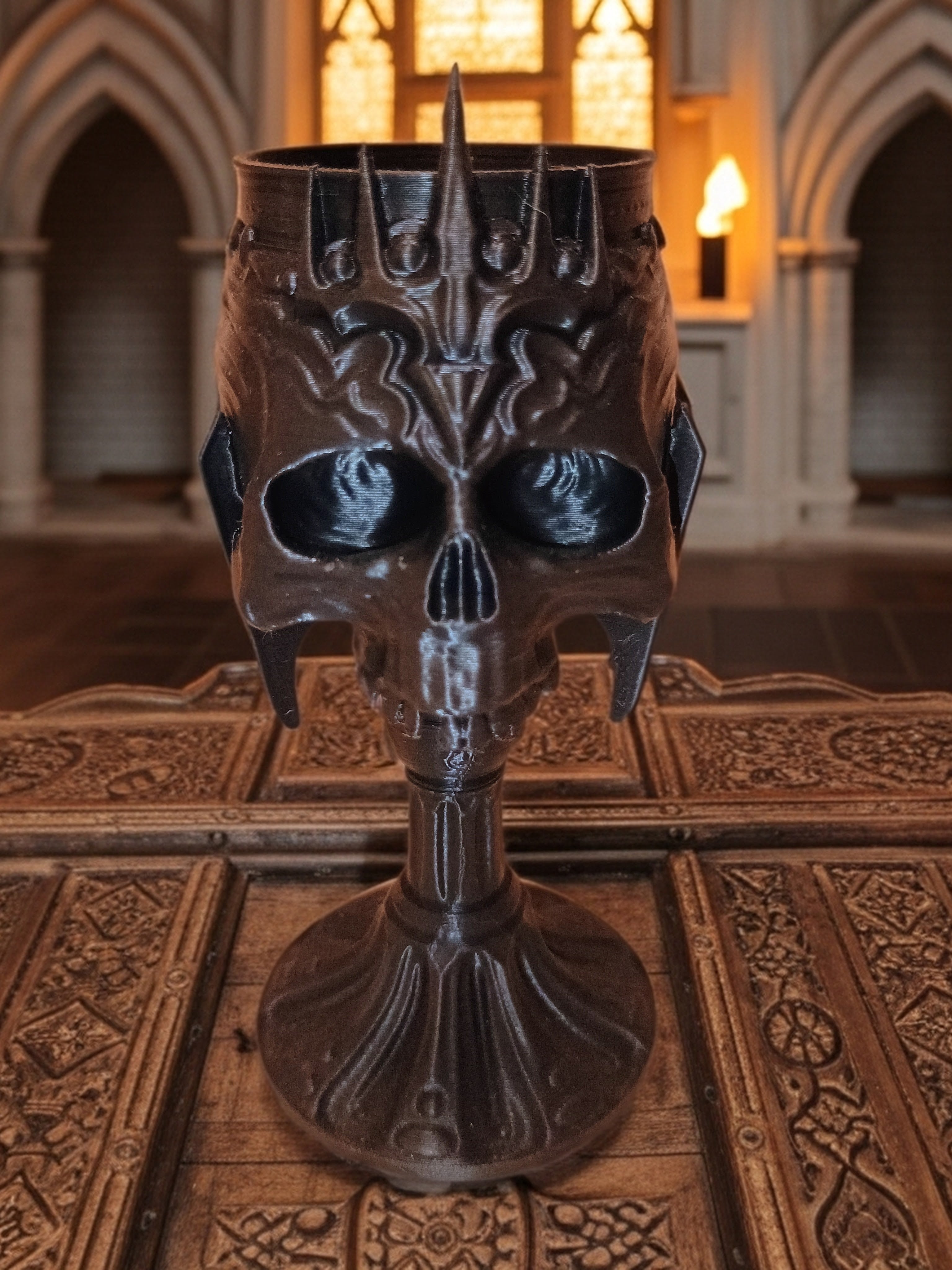 3d printed l.e.d.  crowned skull tea light